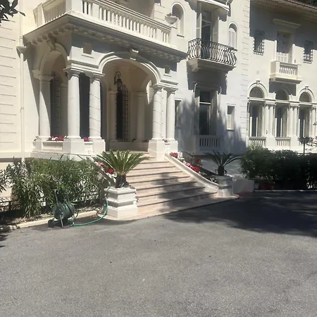 Superbe 1 Chambre Avec Piscine Sur Le Cap Martin *